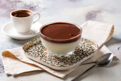 Profiterol Soslu Muhallebi