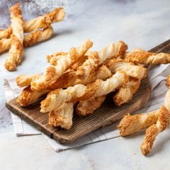 Parmesanlı Burgu Çubuk