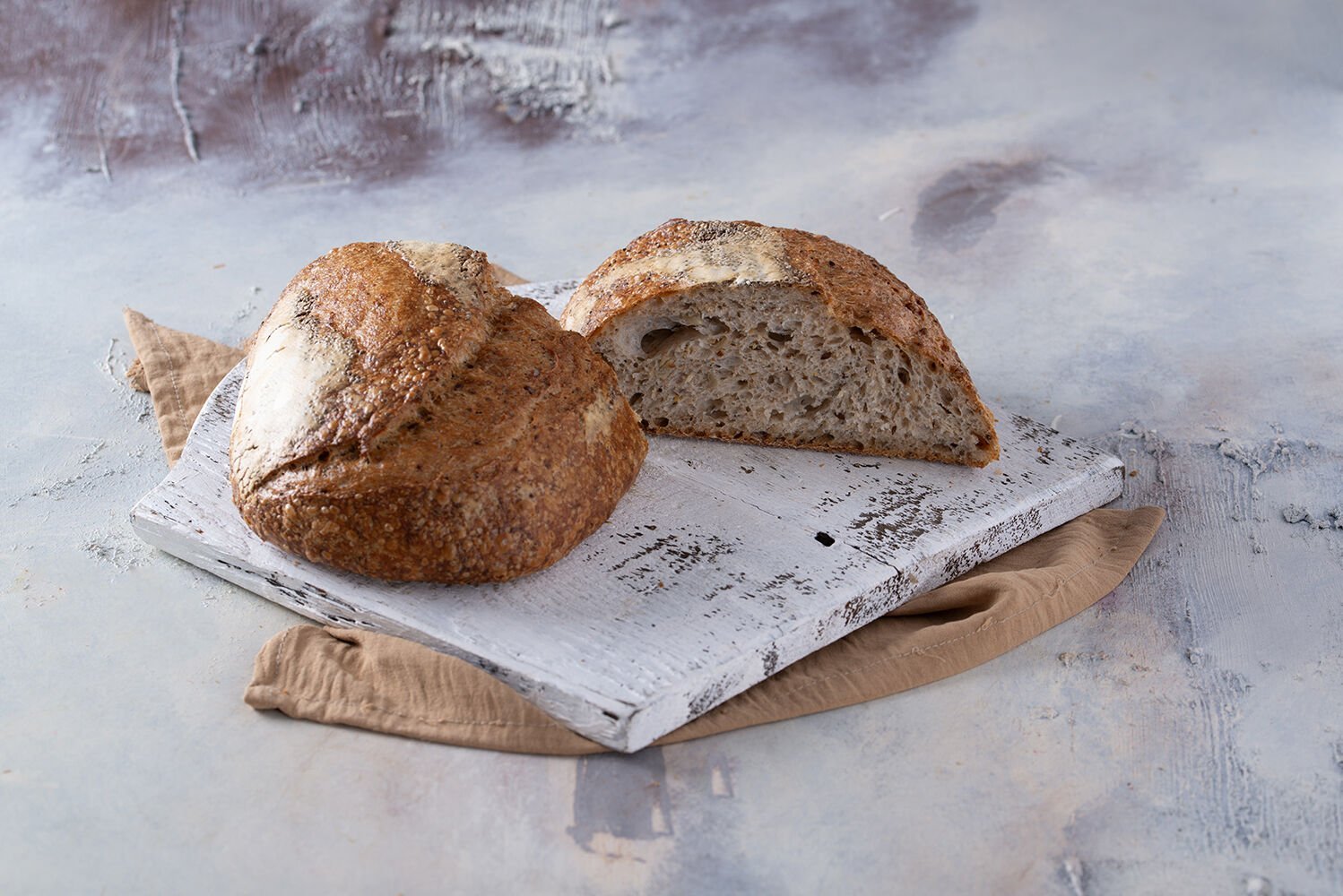 Ekşi Mayalı Chia Tohumlu Ekmek